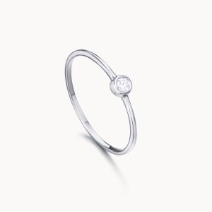 Bague solitaire en or blanc et diamant